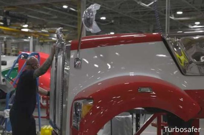 OEMs Move Forward With Truck Tariffs Ahead